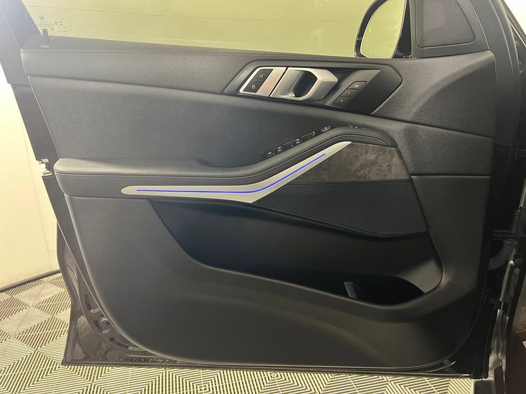 Used 2022 Sparkling Brown BMW xDrive40i image 17