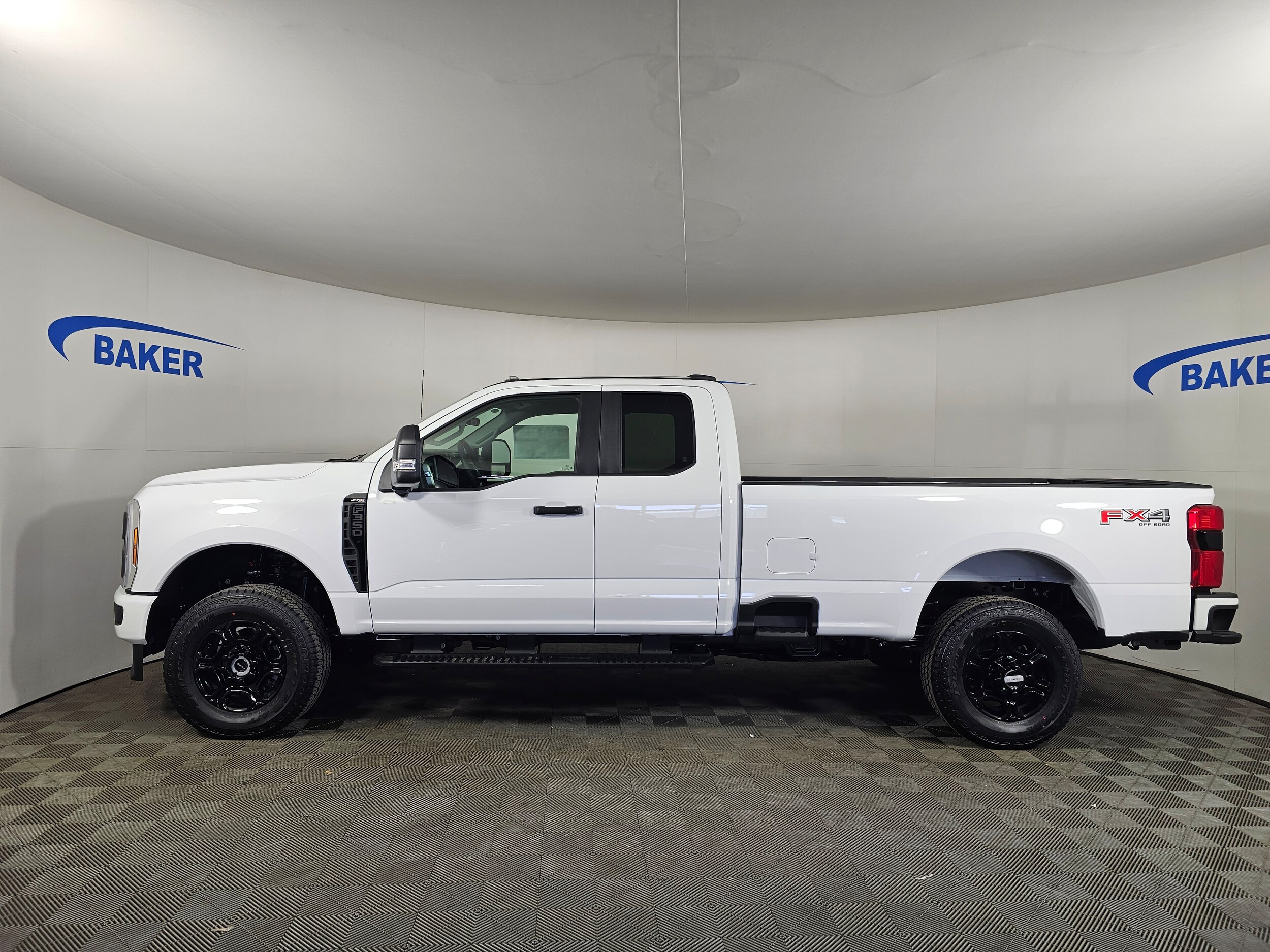2025 Ford F-350 XL photo 4