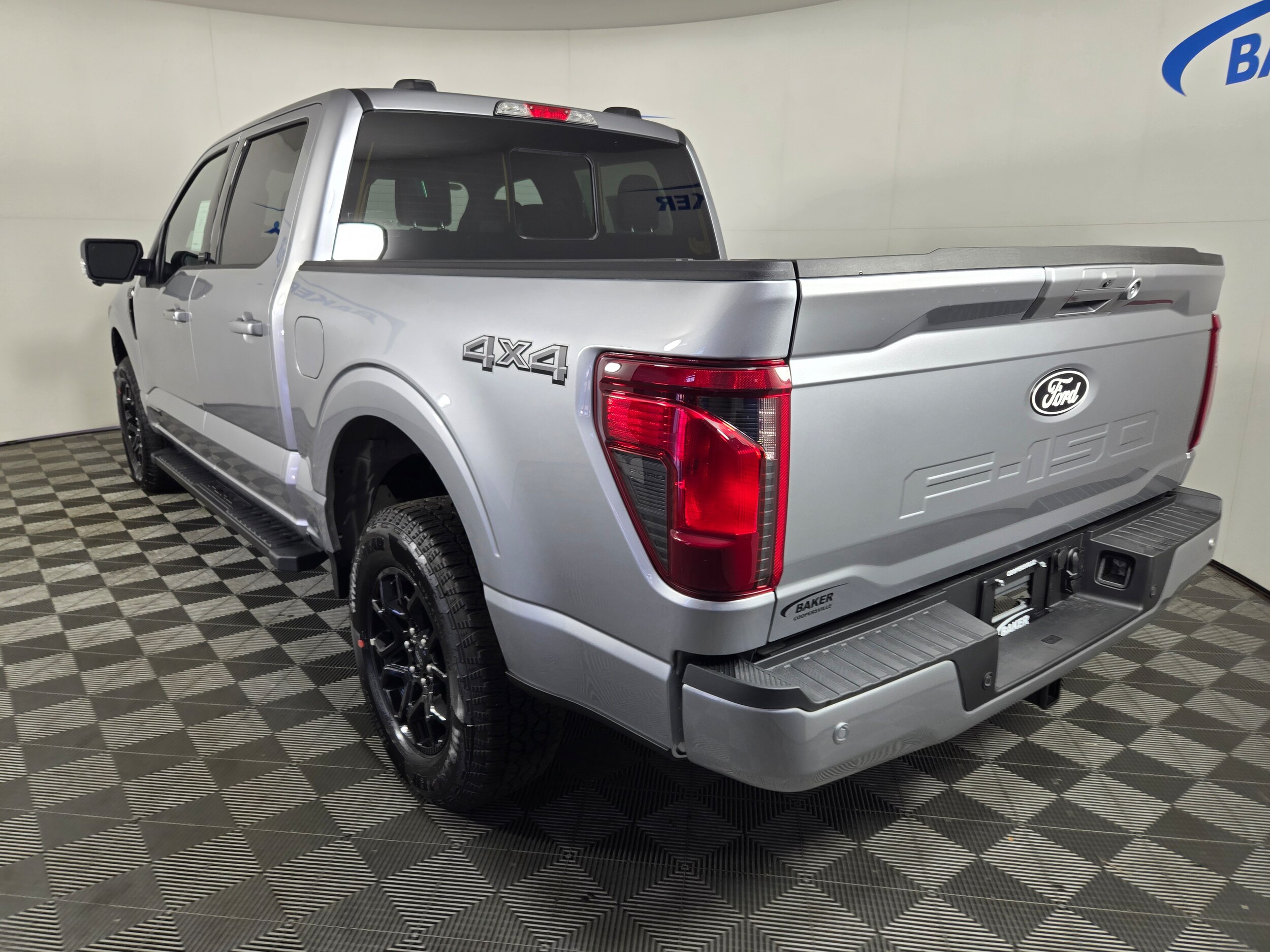 2025 Ford F-150 XLT photo 2