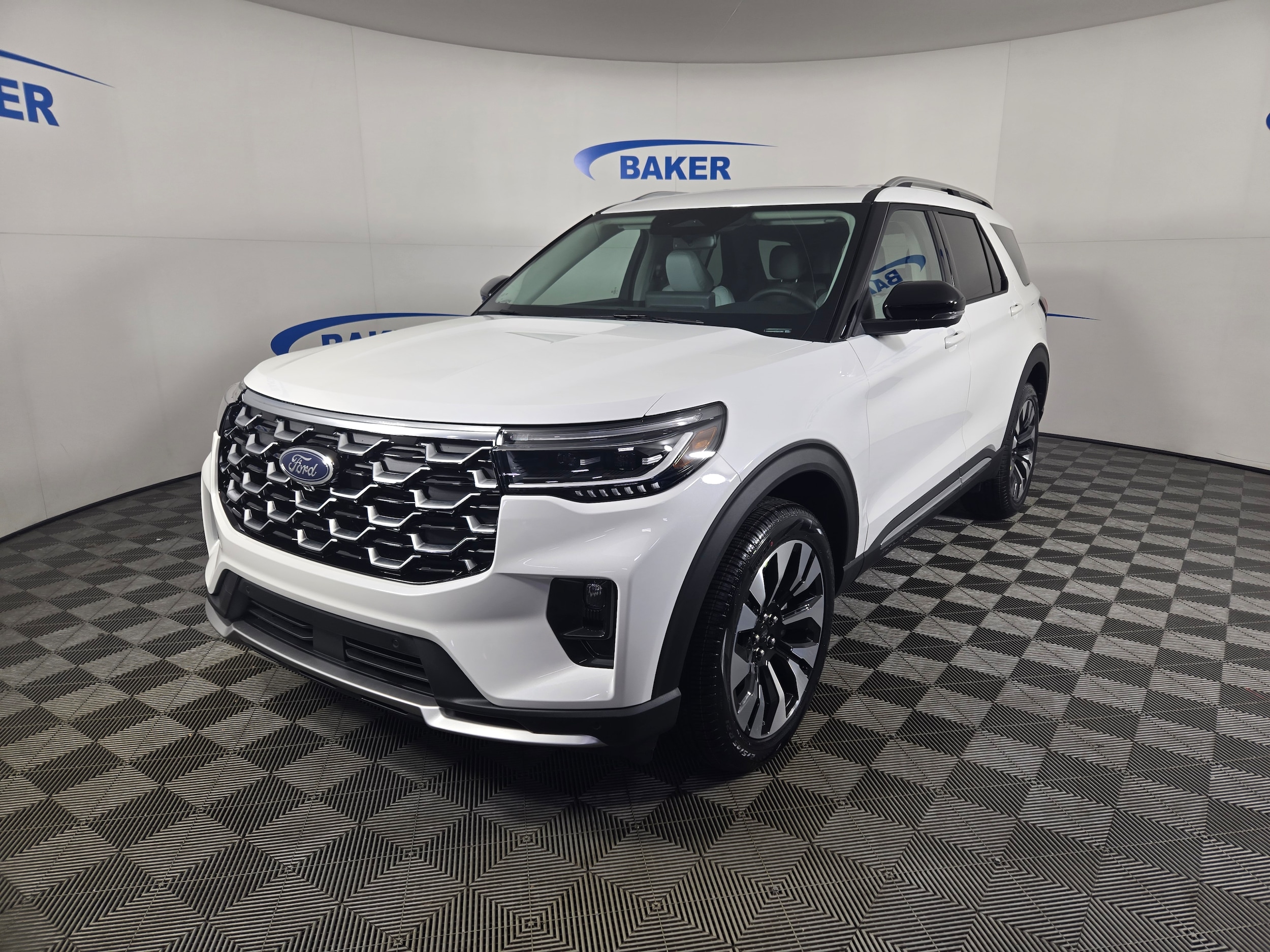 2026 Ford Explorer Platinum's photo