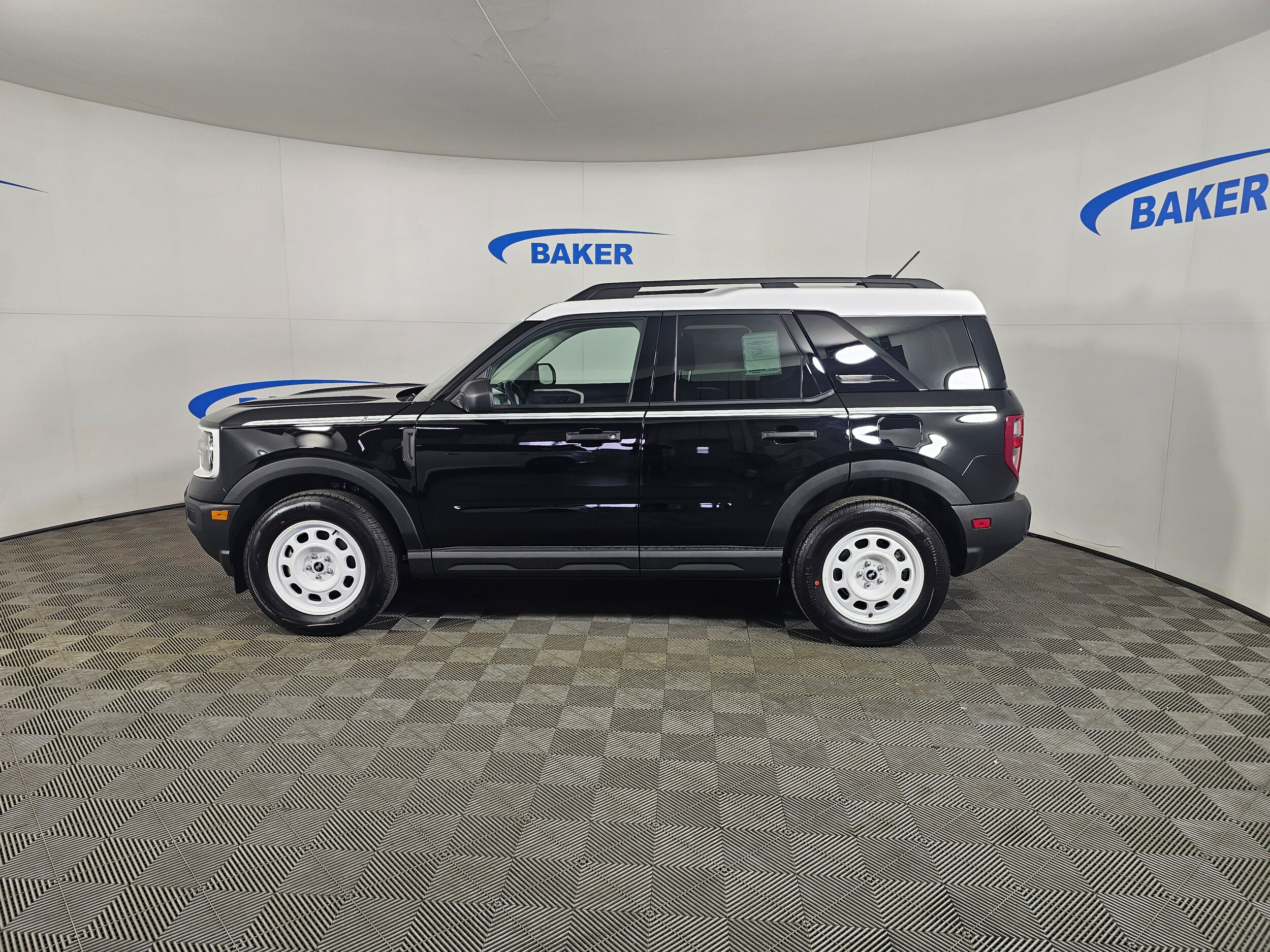 2025 Ford Bronco Sport Heritage photo 2