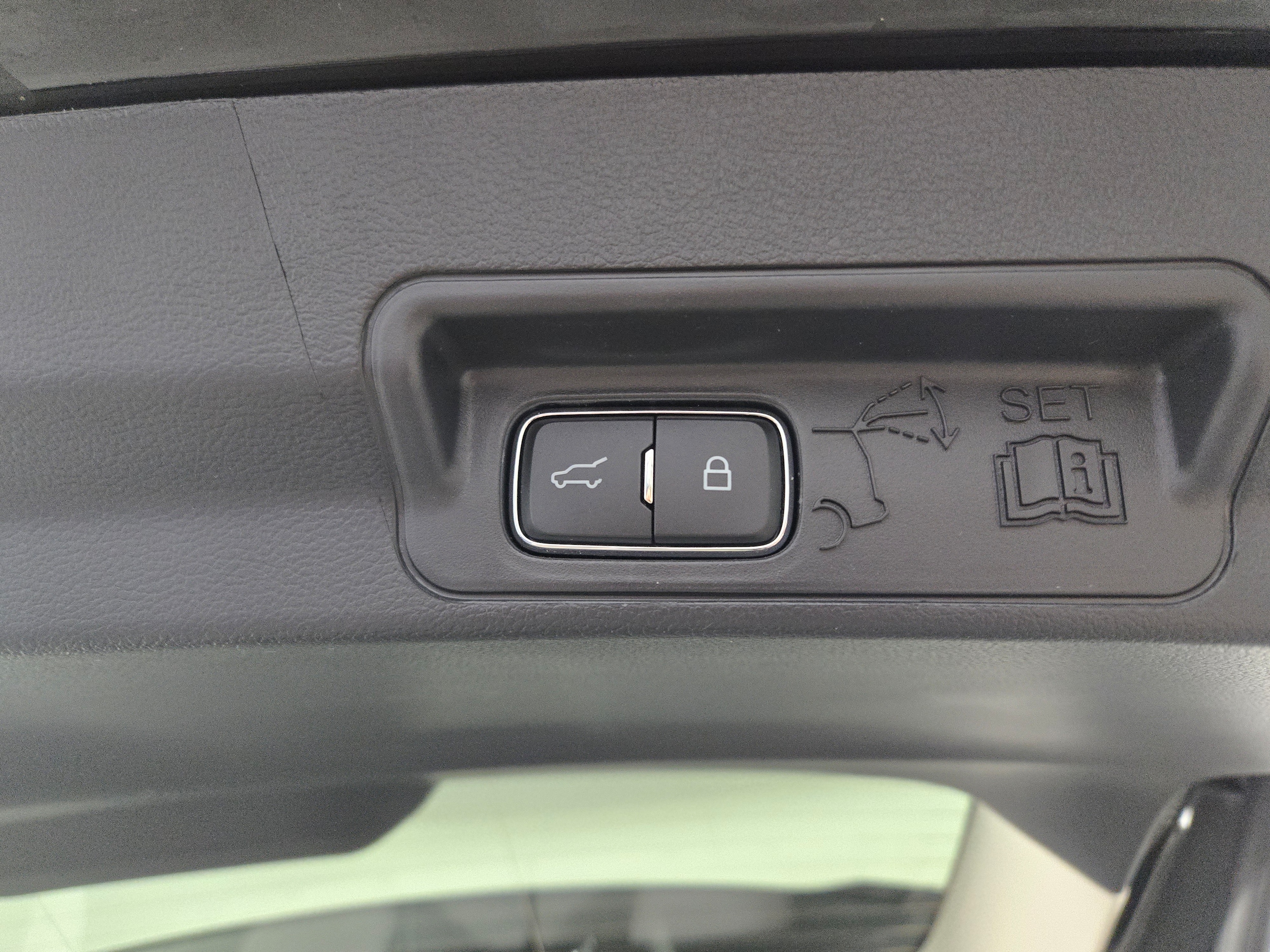 2026 Ford Explorer Active - Photo 14