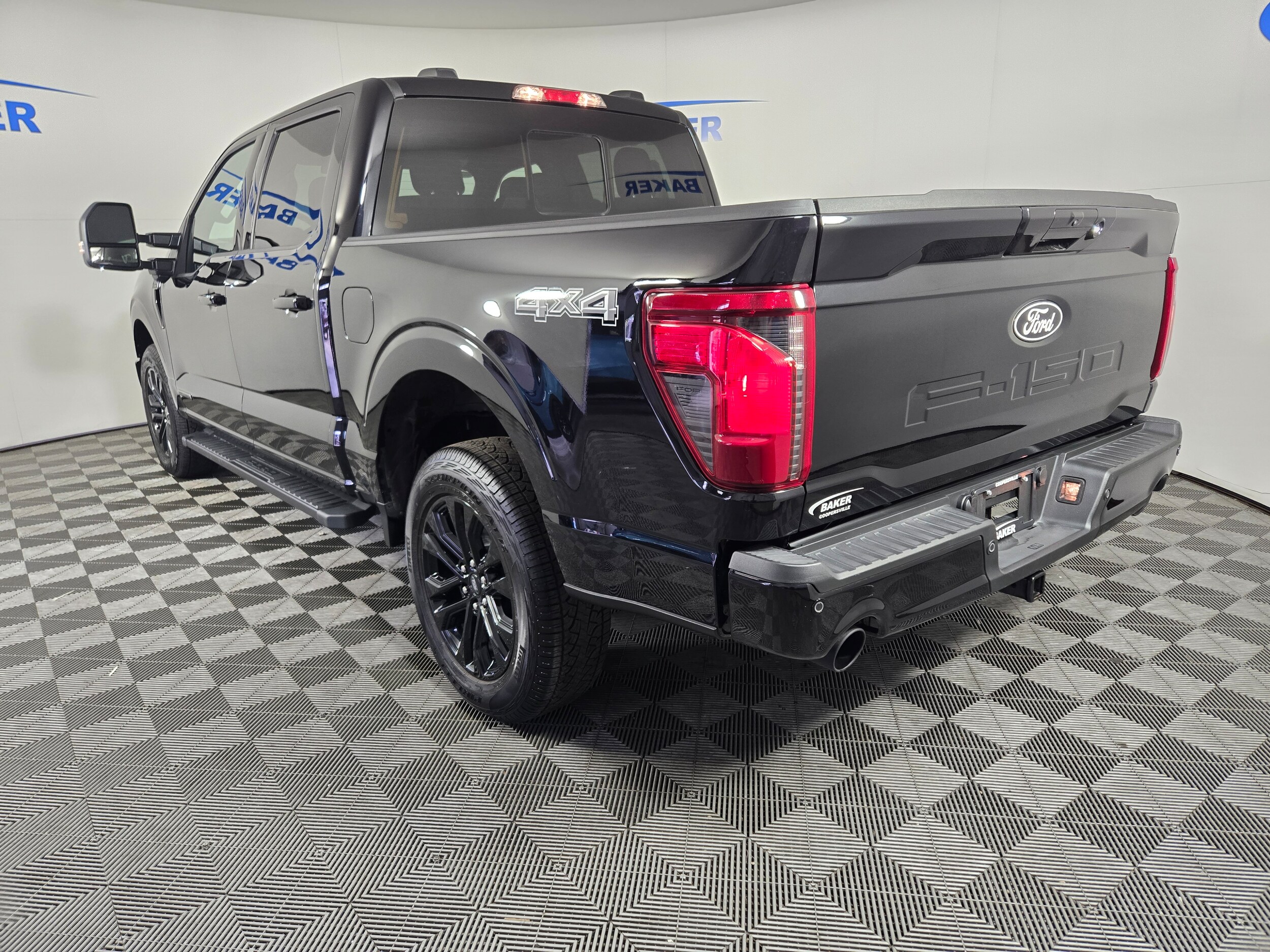 2025 Ford F-150 XLT photo 2