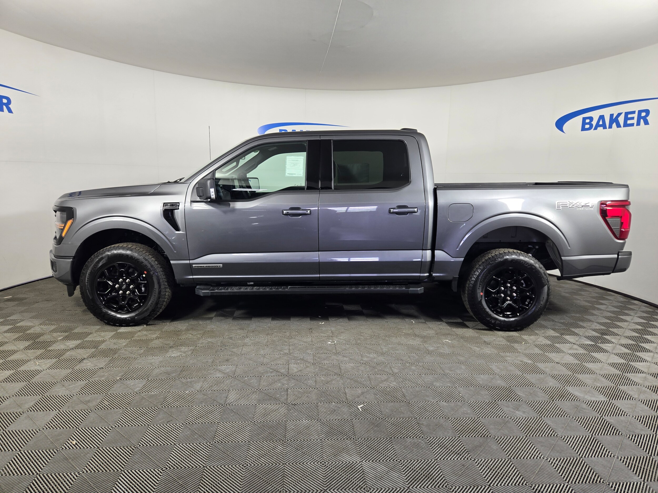 2025 Ford F-150 XLT photo 2