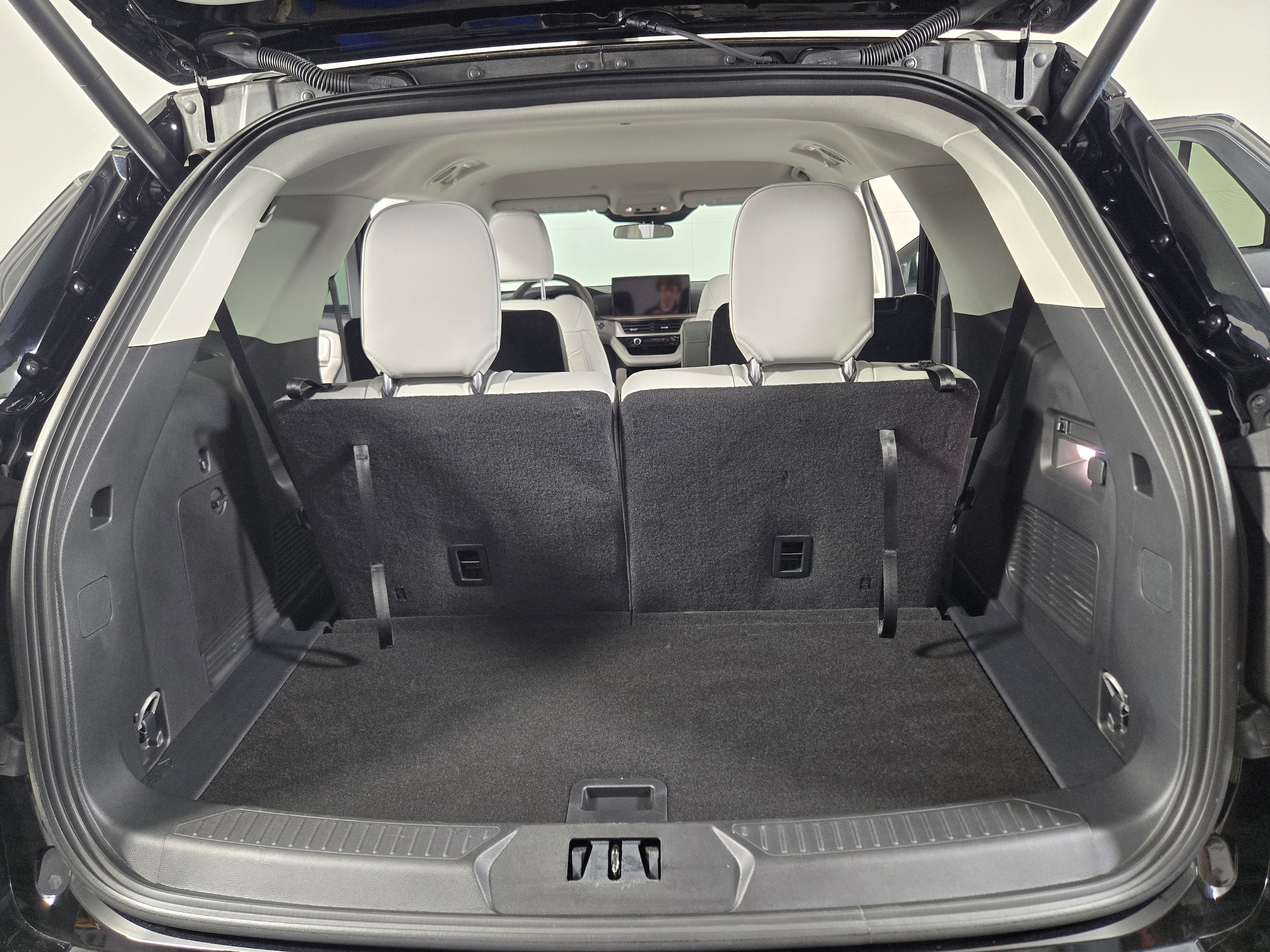 2026 Ford Explorer Active - Photo 13