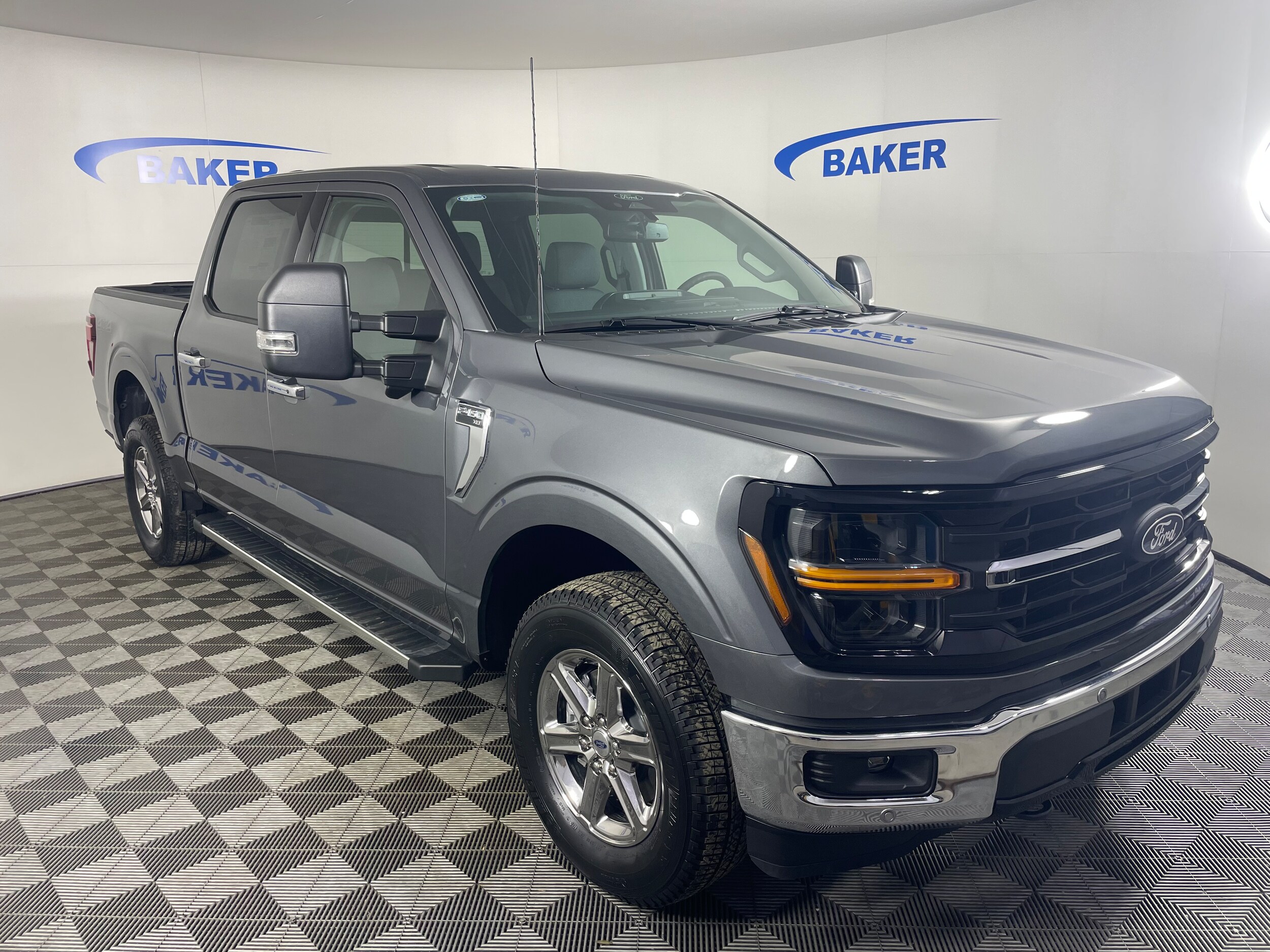 2025 Ford F-150 XLT photo 3