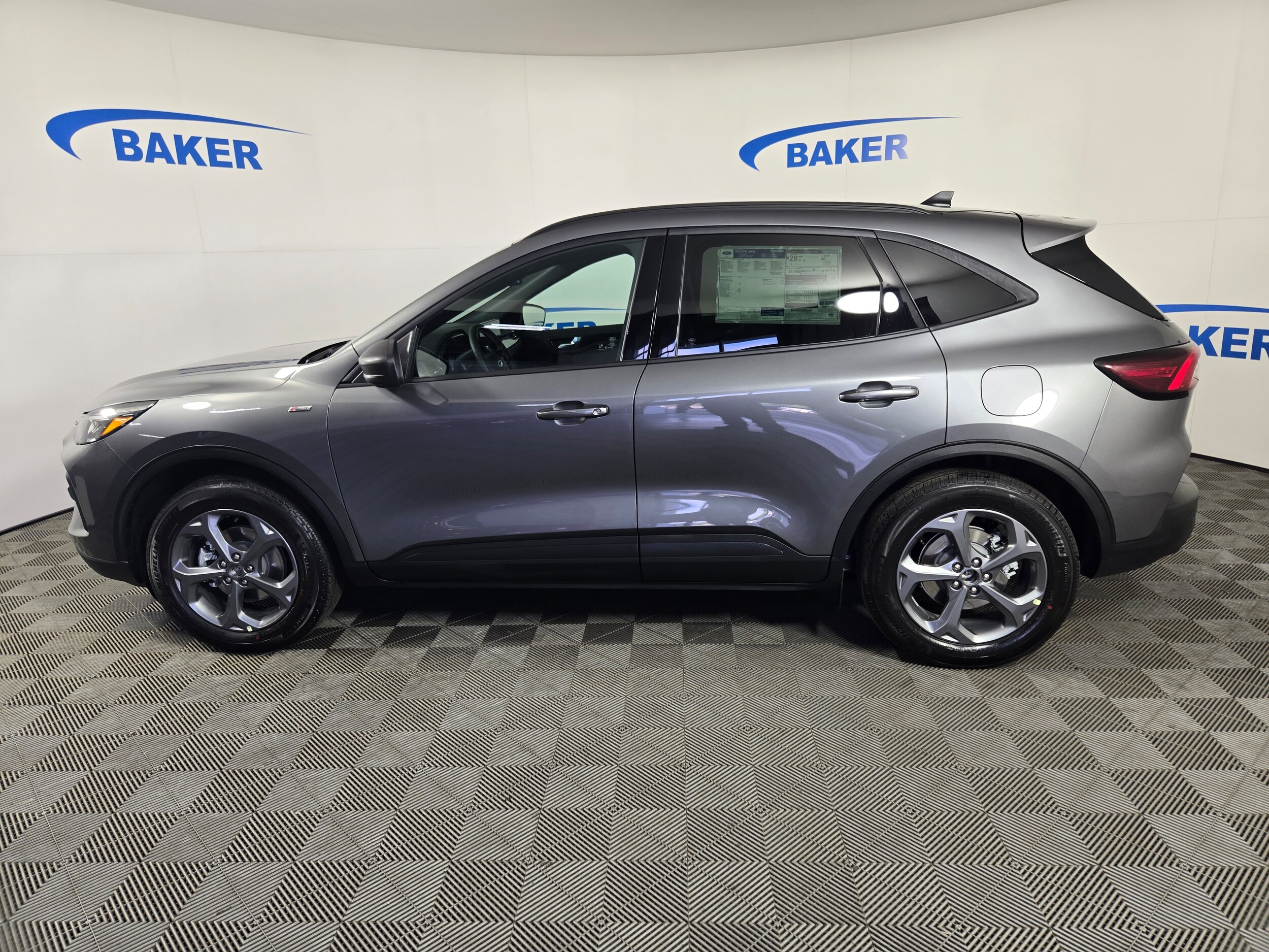 2025 Ford Escape ST-Line photo 2