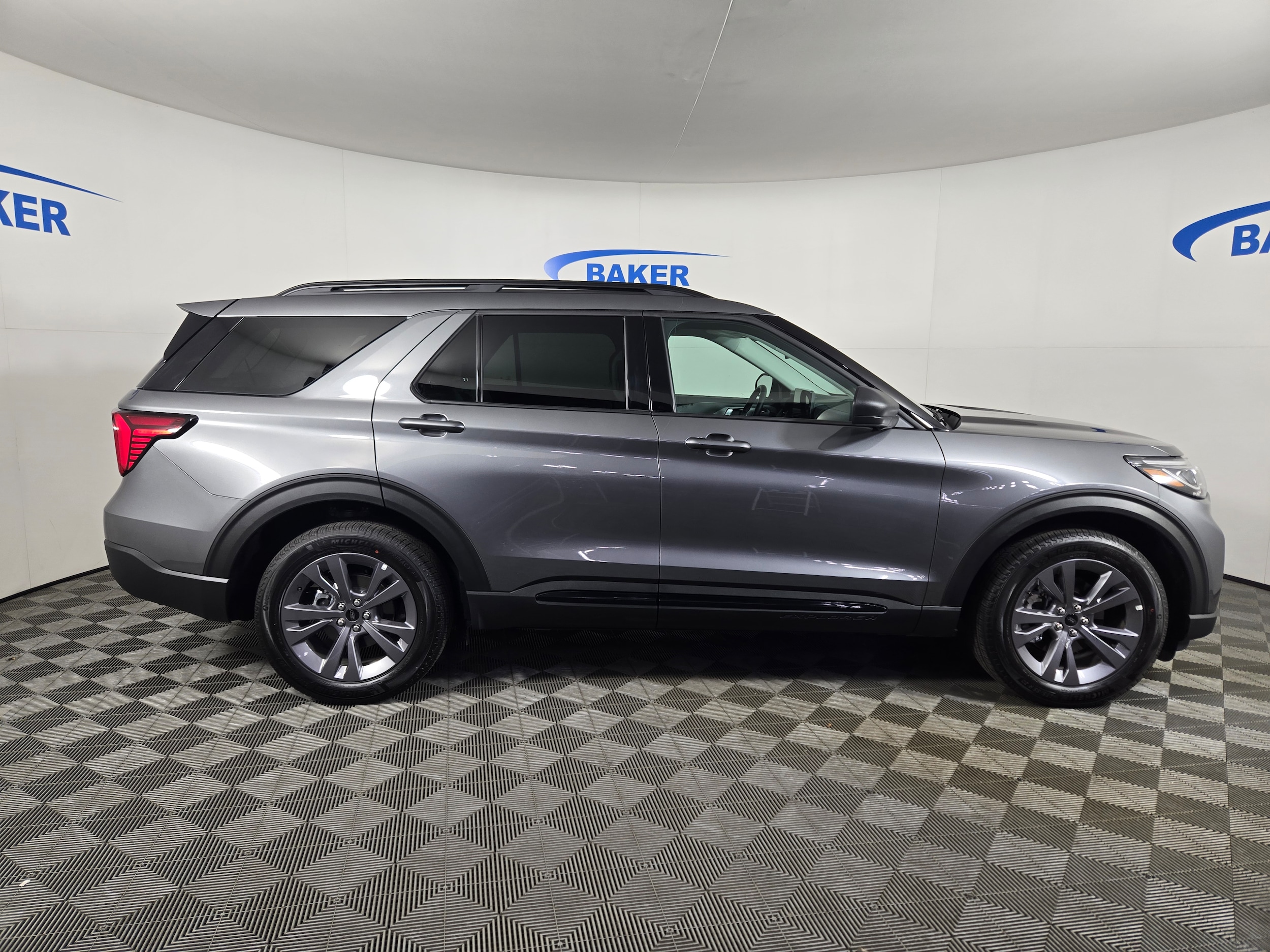 2026 Ford Explorer Active - Photo 6