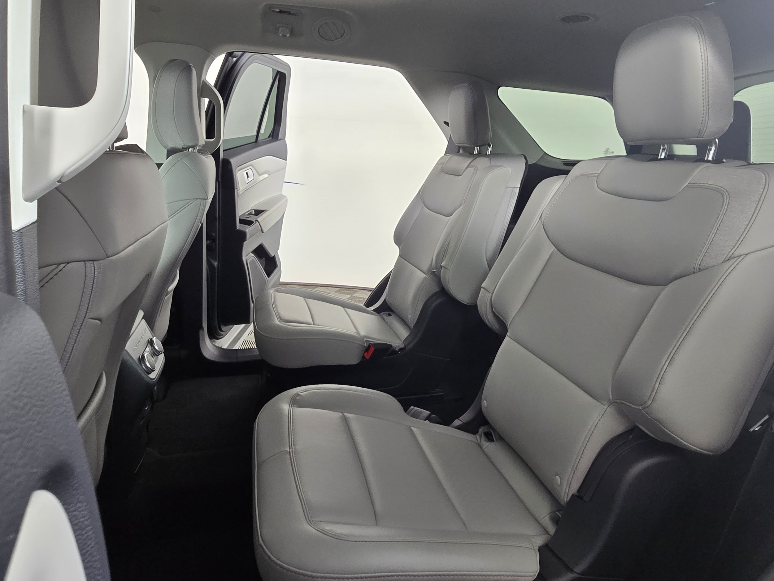 2026 Ford Explorer Active - Photo 19