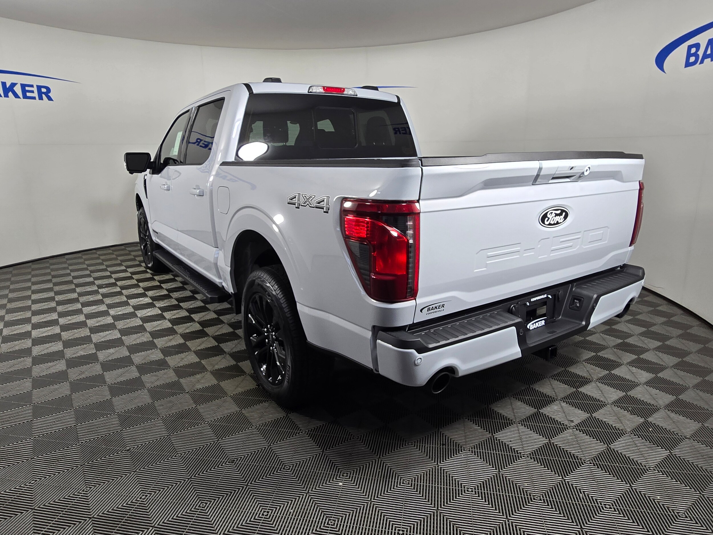 2025 Ford F-150 XLT photo 2