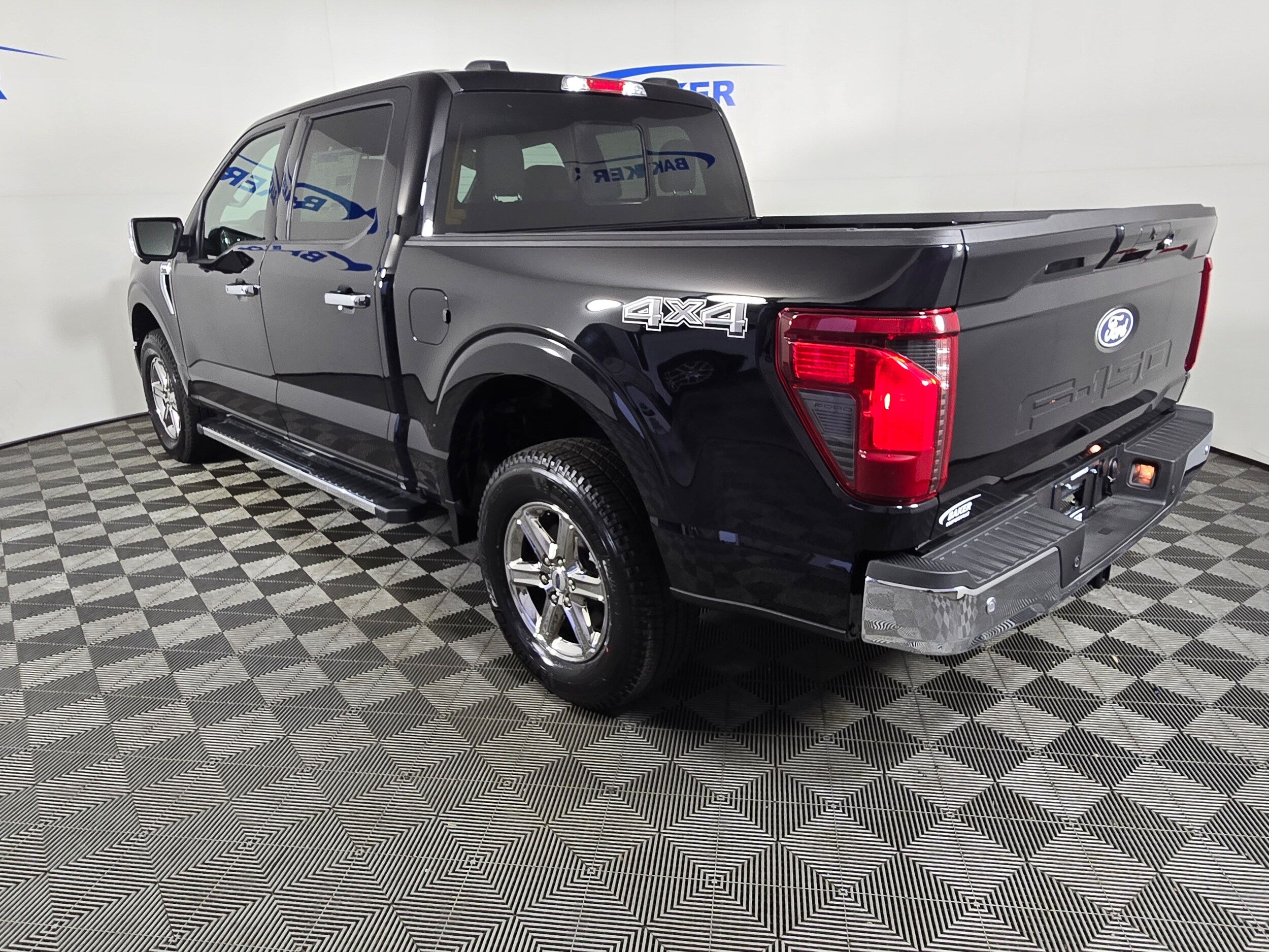 2025 Ford F-150 XLT photo 2