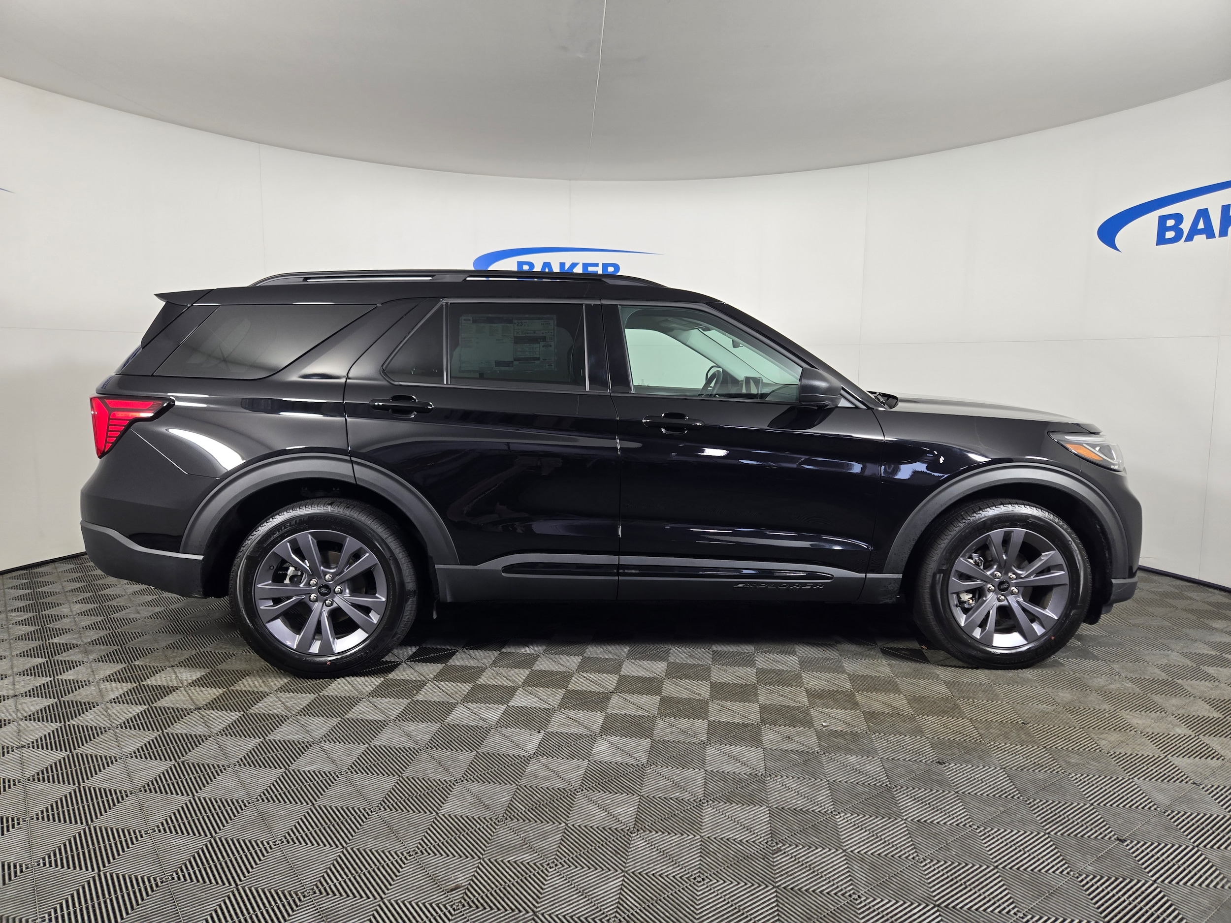 2026 Ford Explorer Active - Photo 6