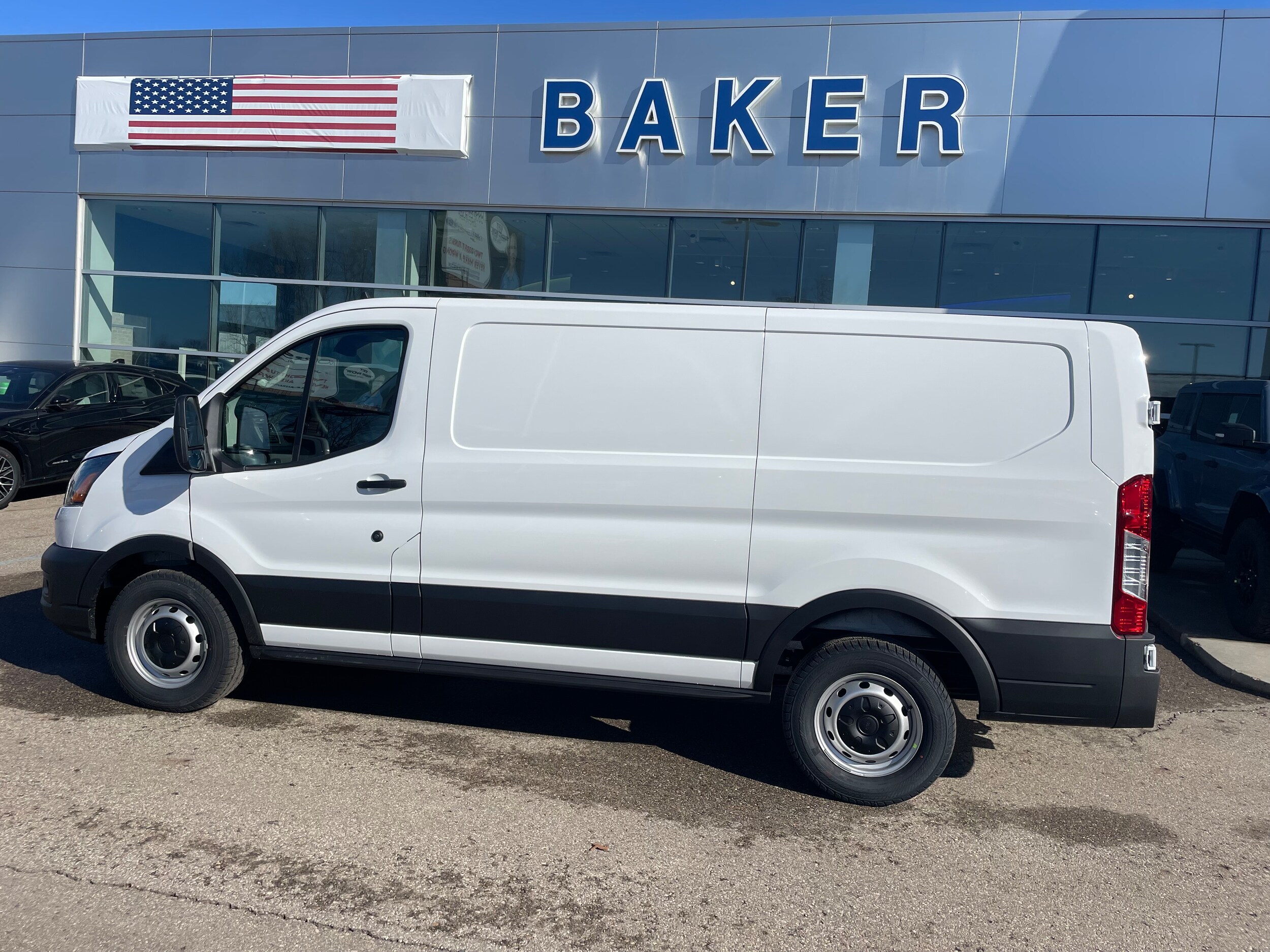 2025 Ford Transit photo 4