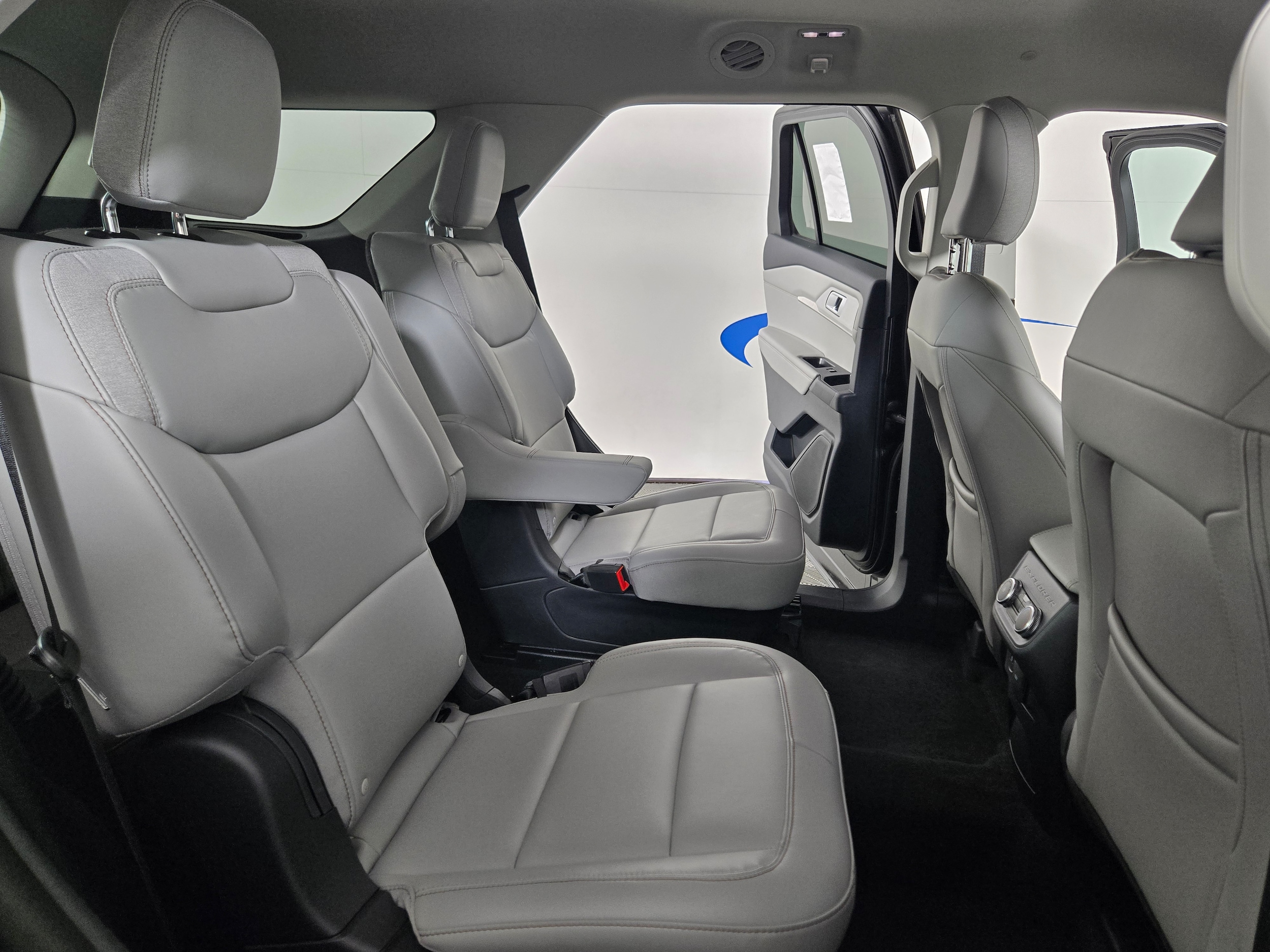 2026 Ford Explorer Active - Photo 12