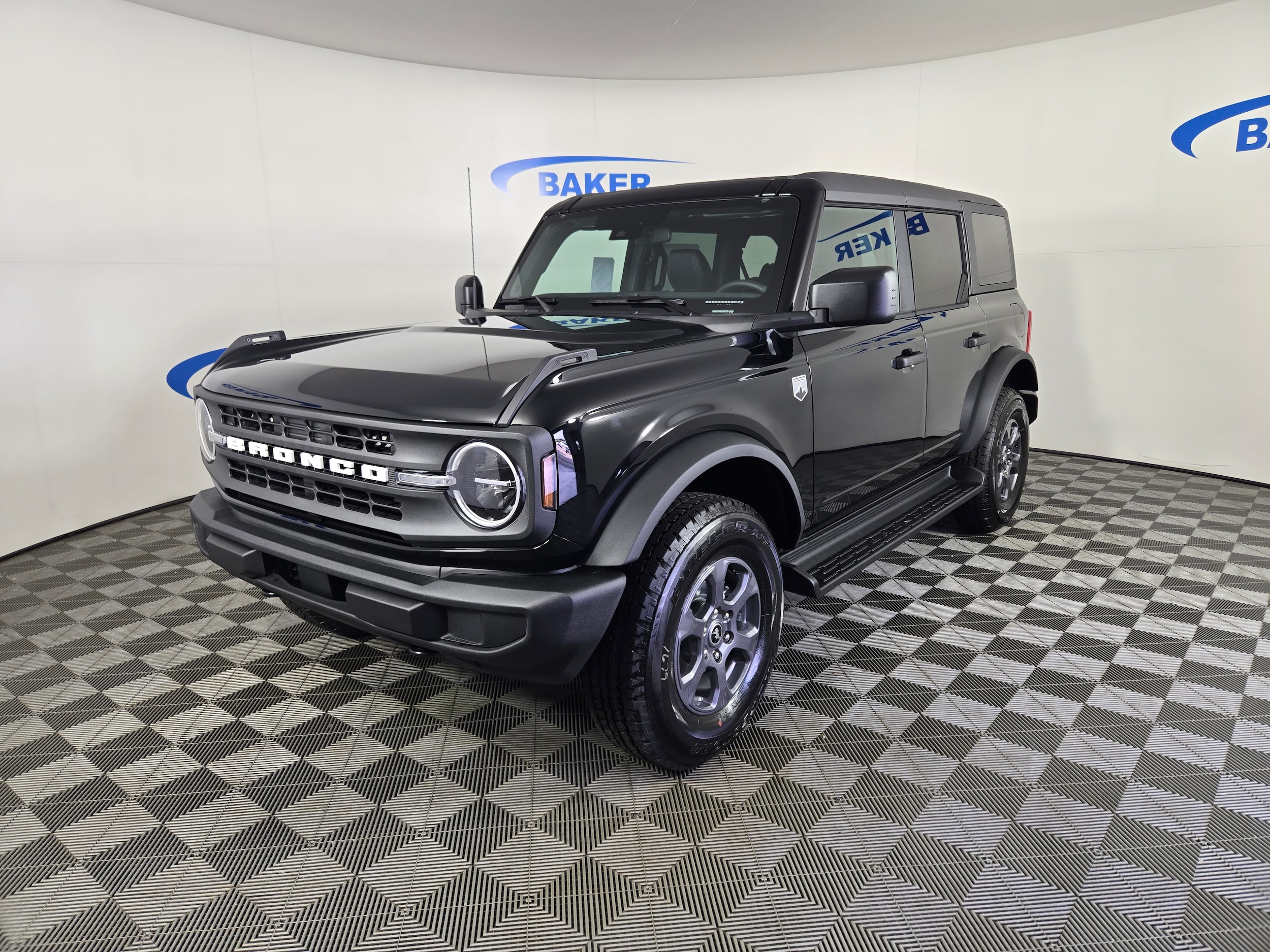 2025 Ford Bronco SUV 