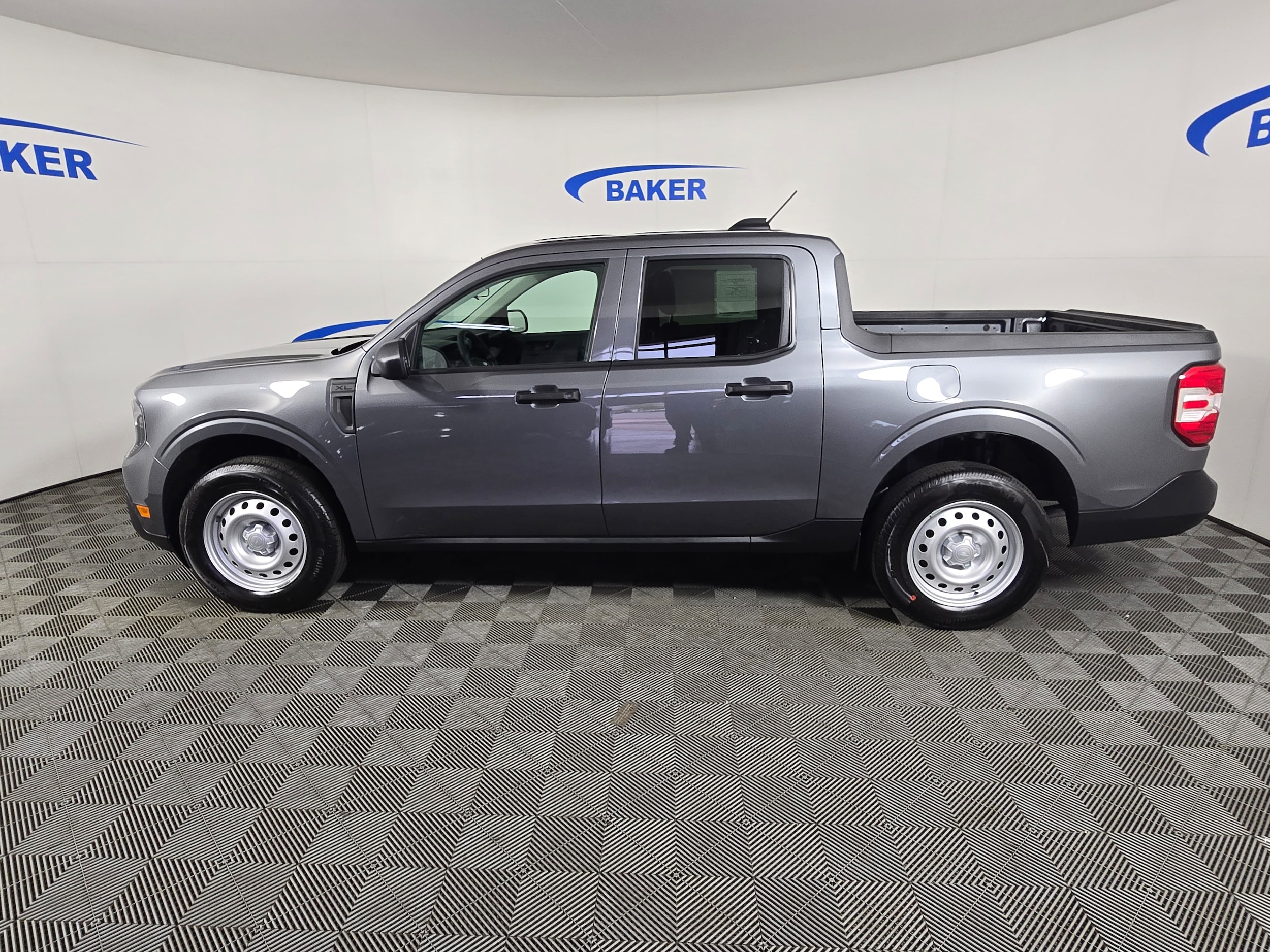 2025 Ford Maverick XL photo 2