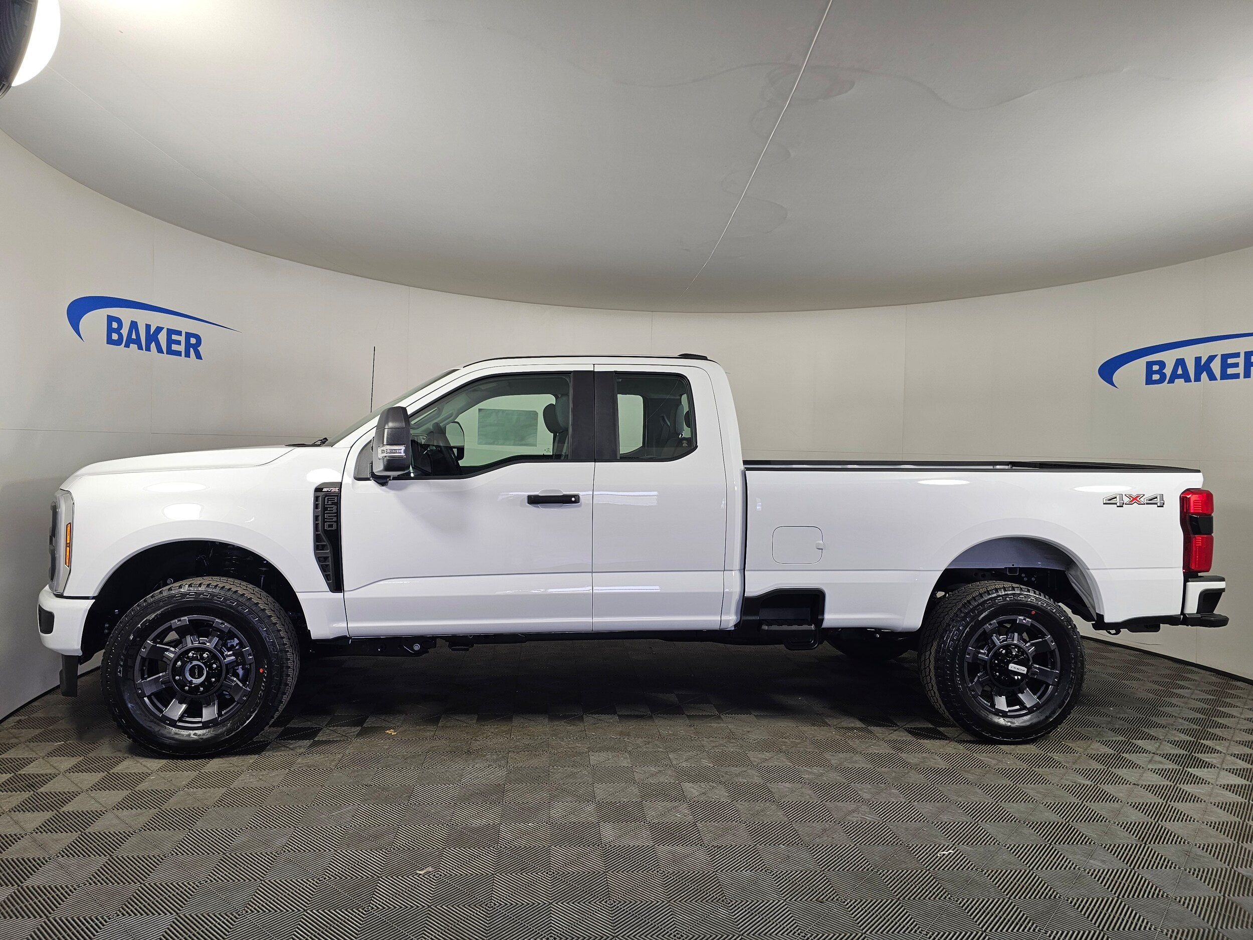 2025 Ford F-350 XL photo 4