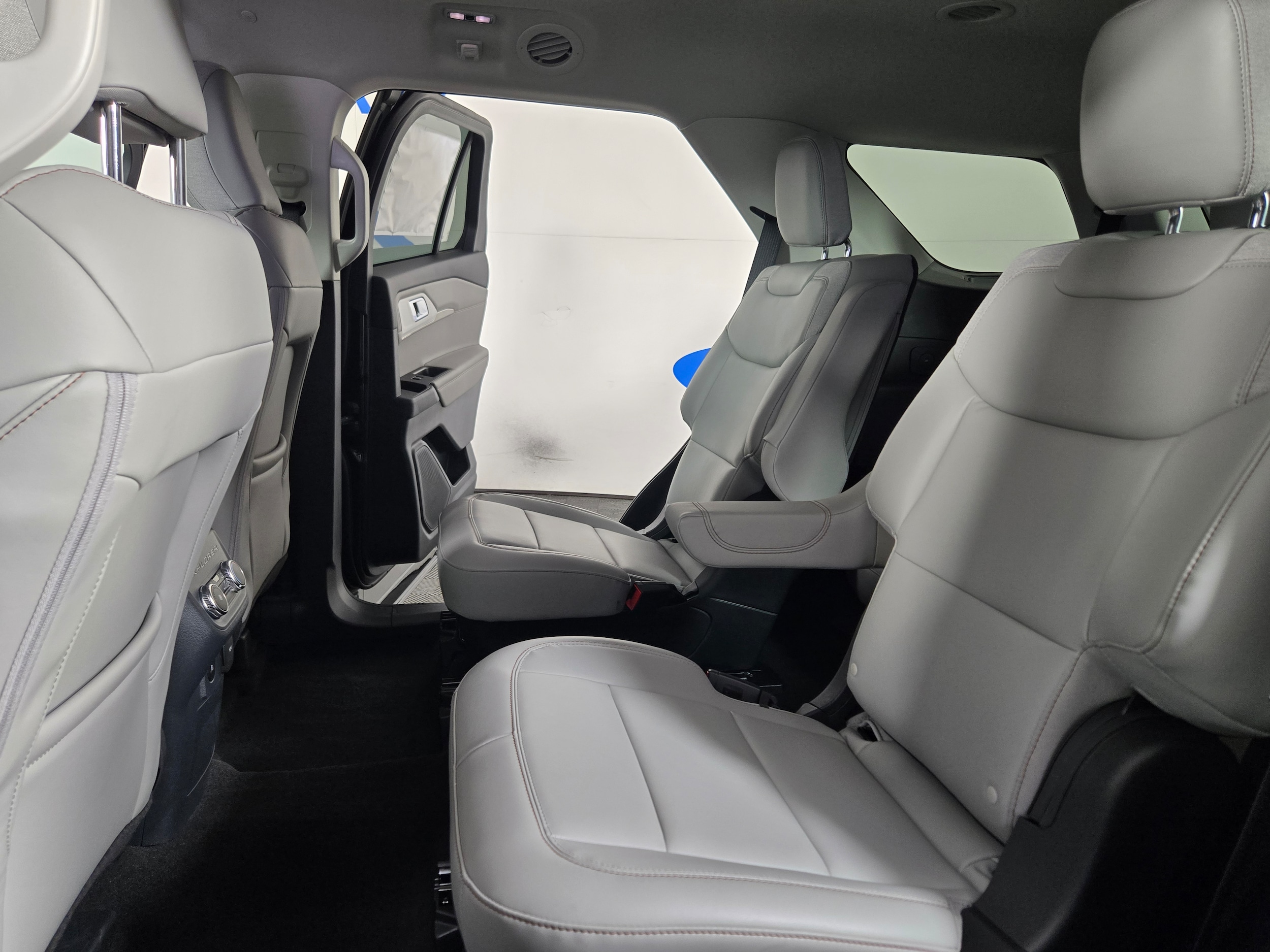 2026 Ford Explorer Active - Photo 15