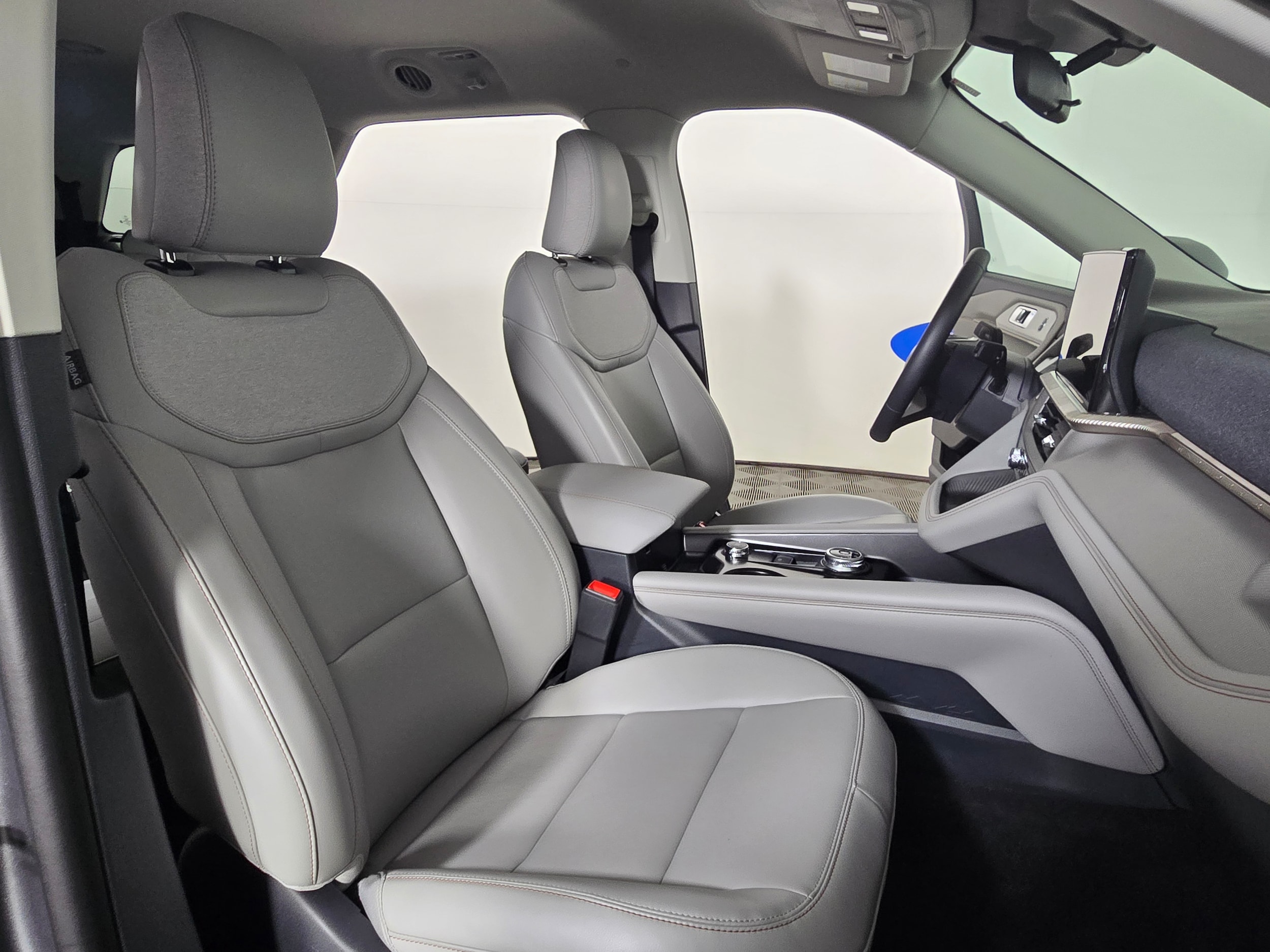 2026 Ford Explorer Active - Photo 13