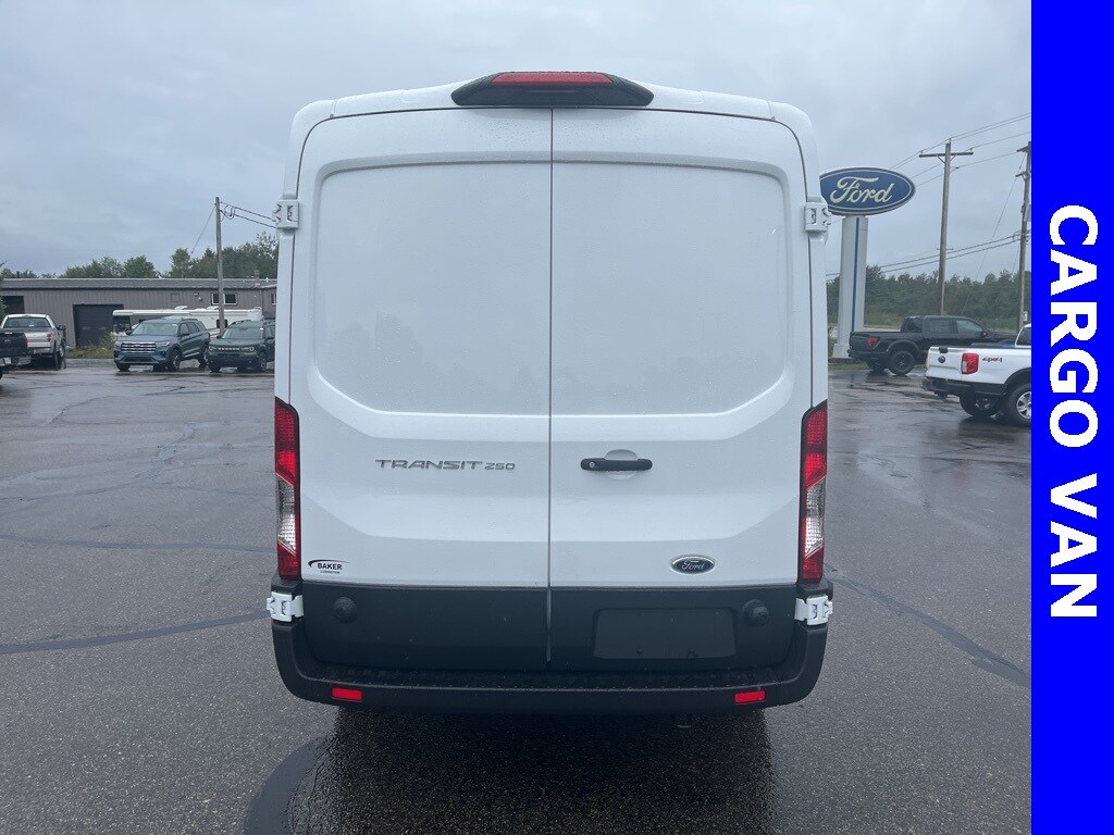 2025 Ford Transit Cargo Van photo 3