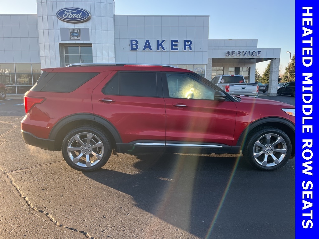 2020 Ford Explorer Platinum's photo