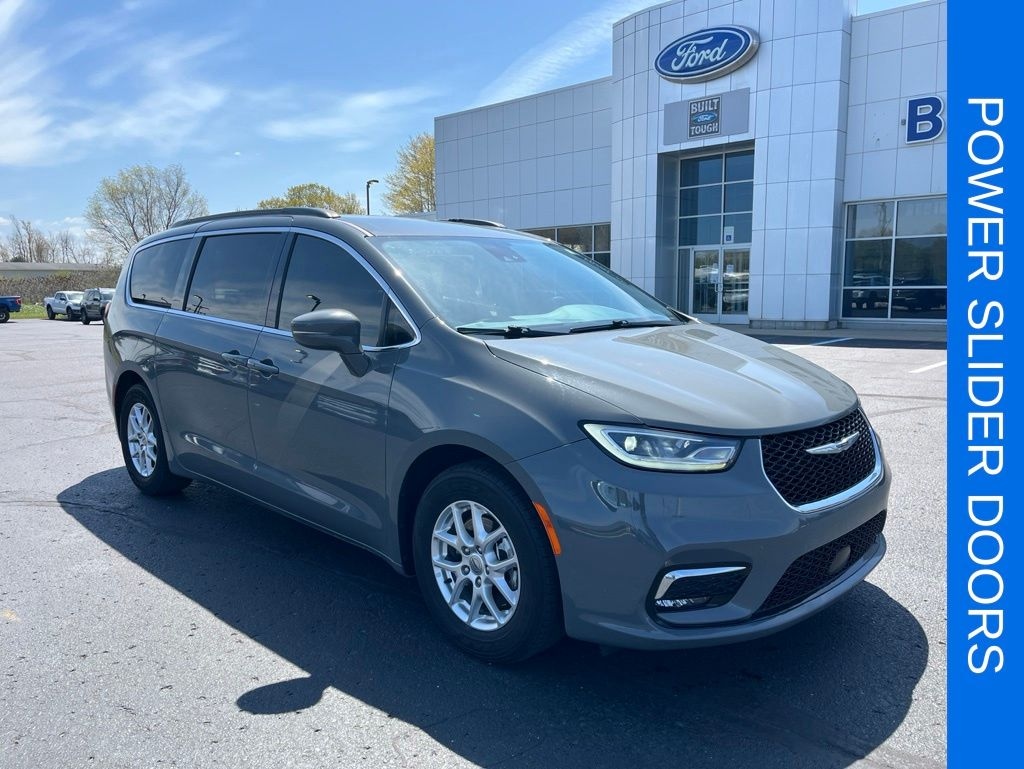 Used 2022 Chrysler Pacifica Touring L Minivan/Van