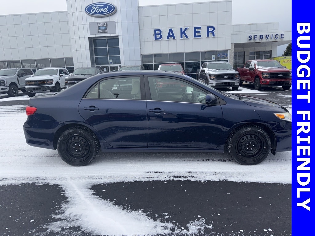 2013 Toyota Corolla LE's photo