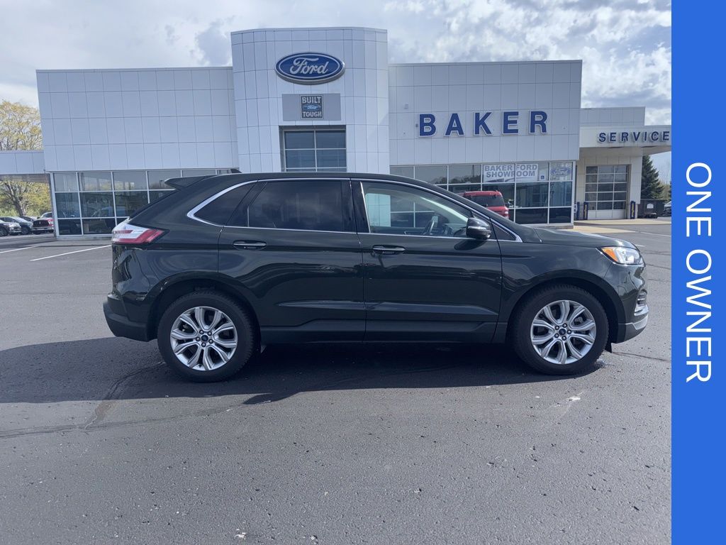 2022 Ford Edge Titanium AWD's photo