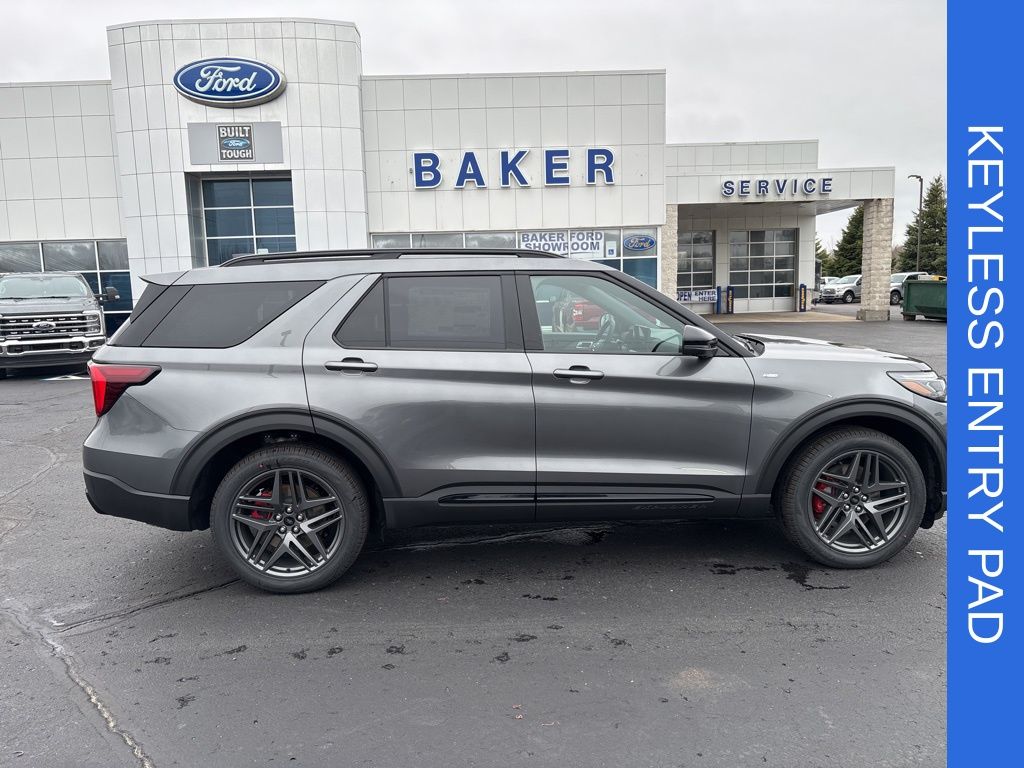 2026 Ford Explorer ST-LINE 4WD's photo