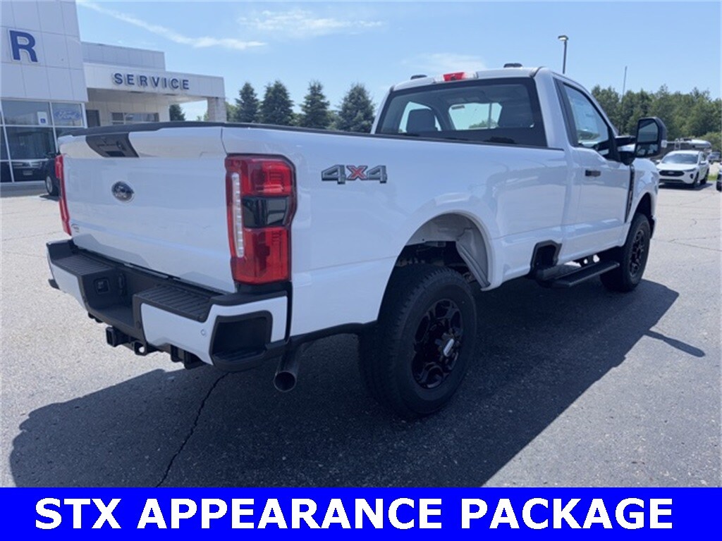 2025 Ford F-350 photo 2