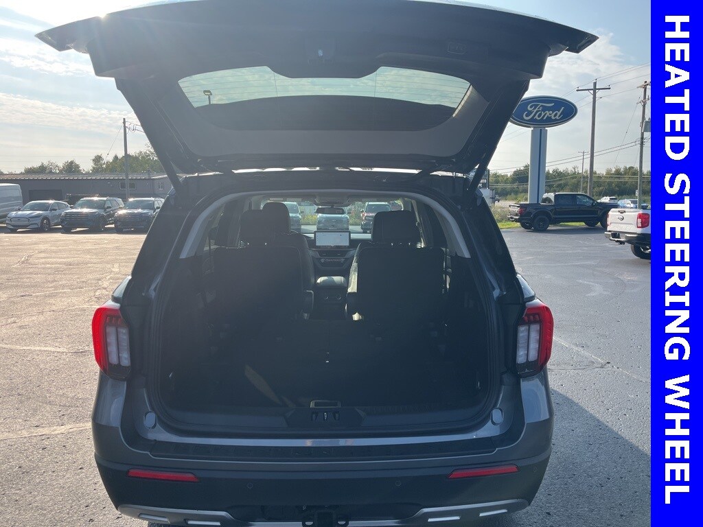 2025 Ford Explorer photo 4