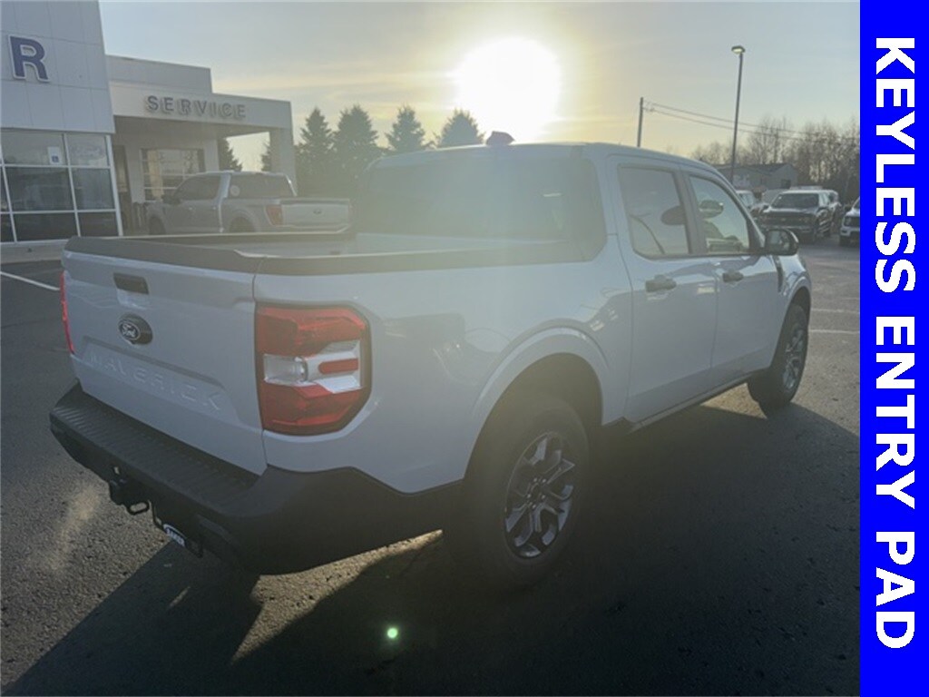 2025 Ford Maverick XLT photo 2