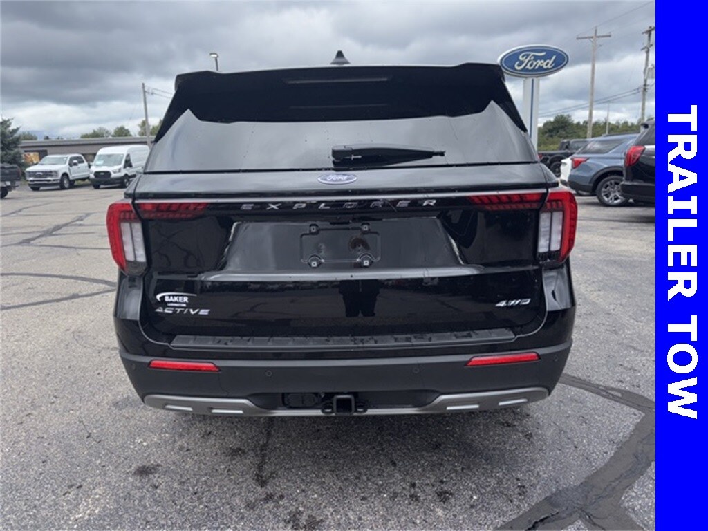 2025 Ford Explorer photo 3