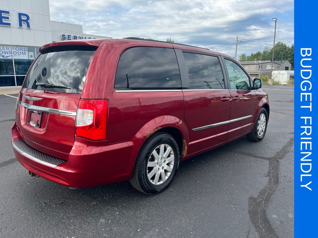 Used 2011 Chrysler Town & Country Touring-L with VIN 2A4RR8DG6BR667838 for sale in Ludington, MI