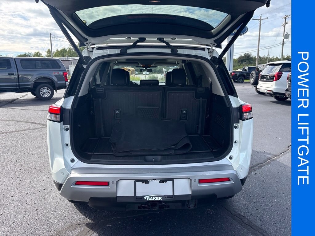 Used 2023 Nissan Pathfinder SL SUV