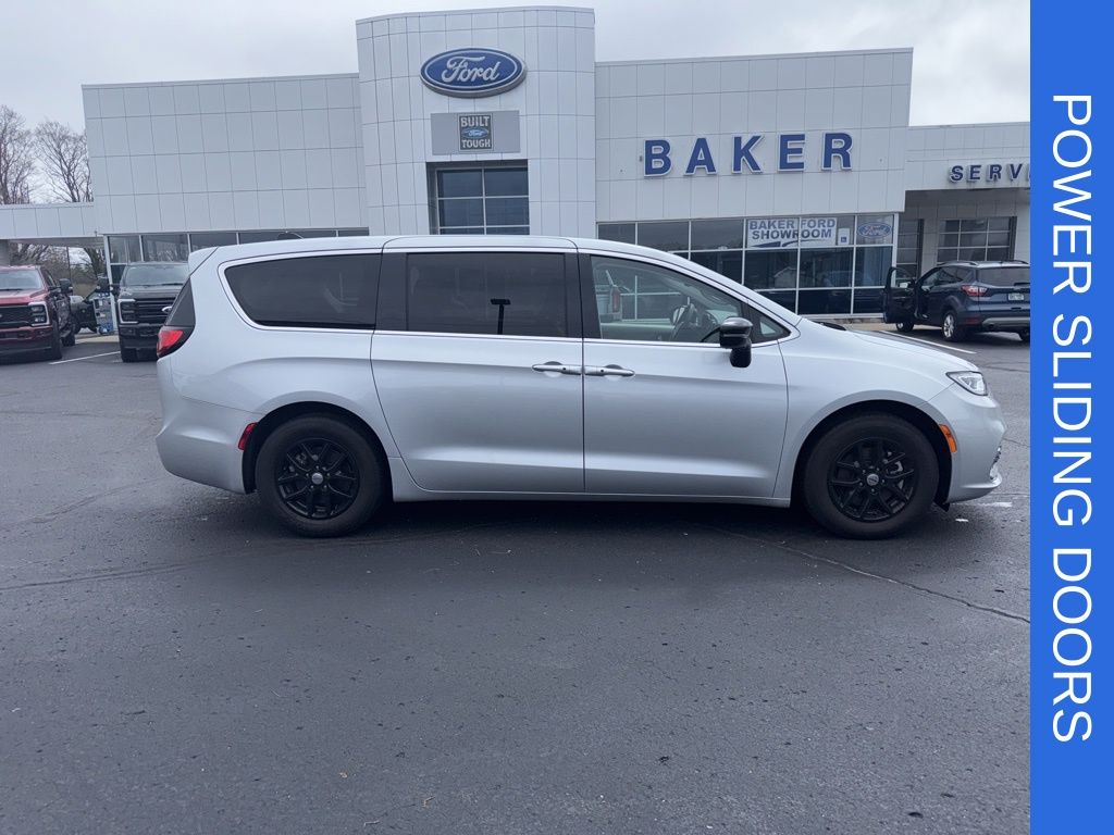 2024 Chrysler Pacifica