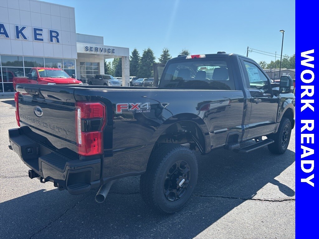 2025 Ford F-350 photo 2