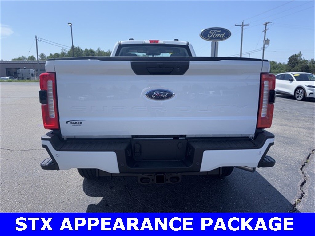 2025 Ford F-350 photo 3