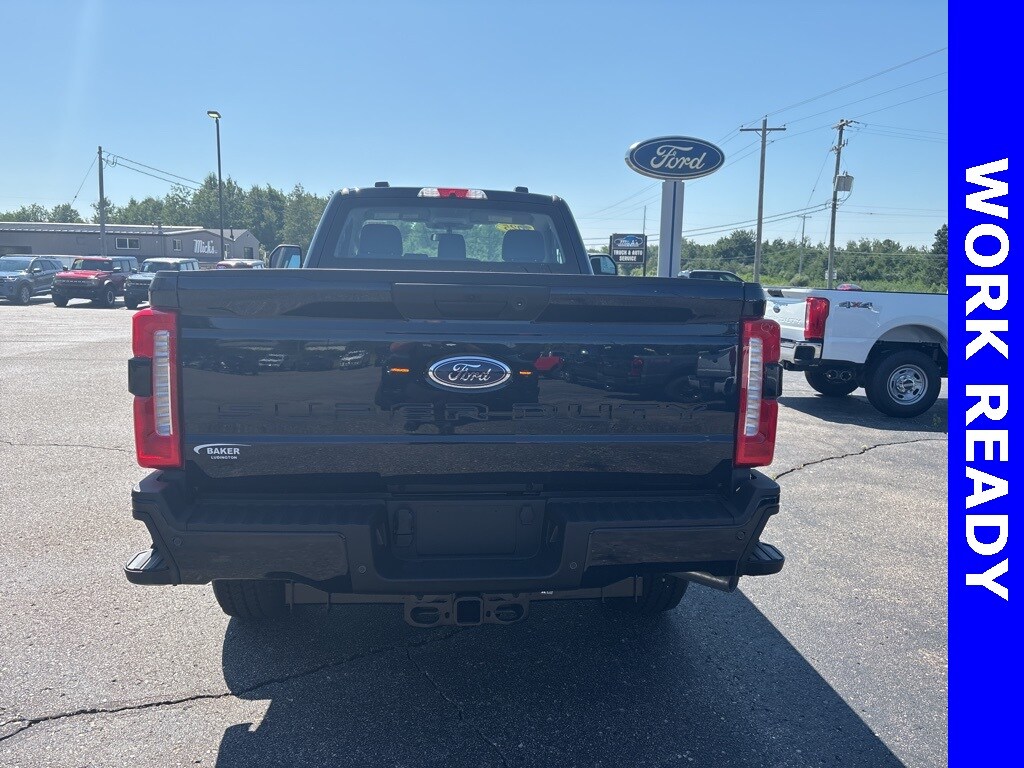 2025 Ford F-350 photo 3