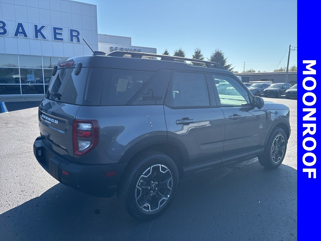 2025 Ford Bronco Sport Outer Banks photo 2