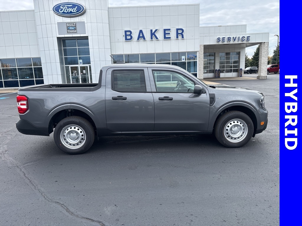 2025 Ford Maverick XL's photo