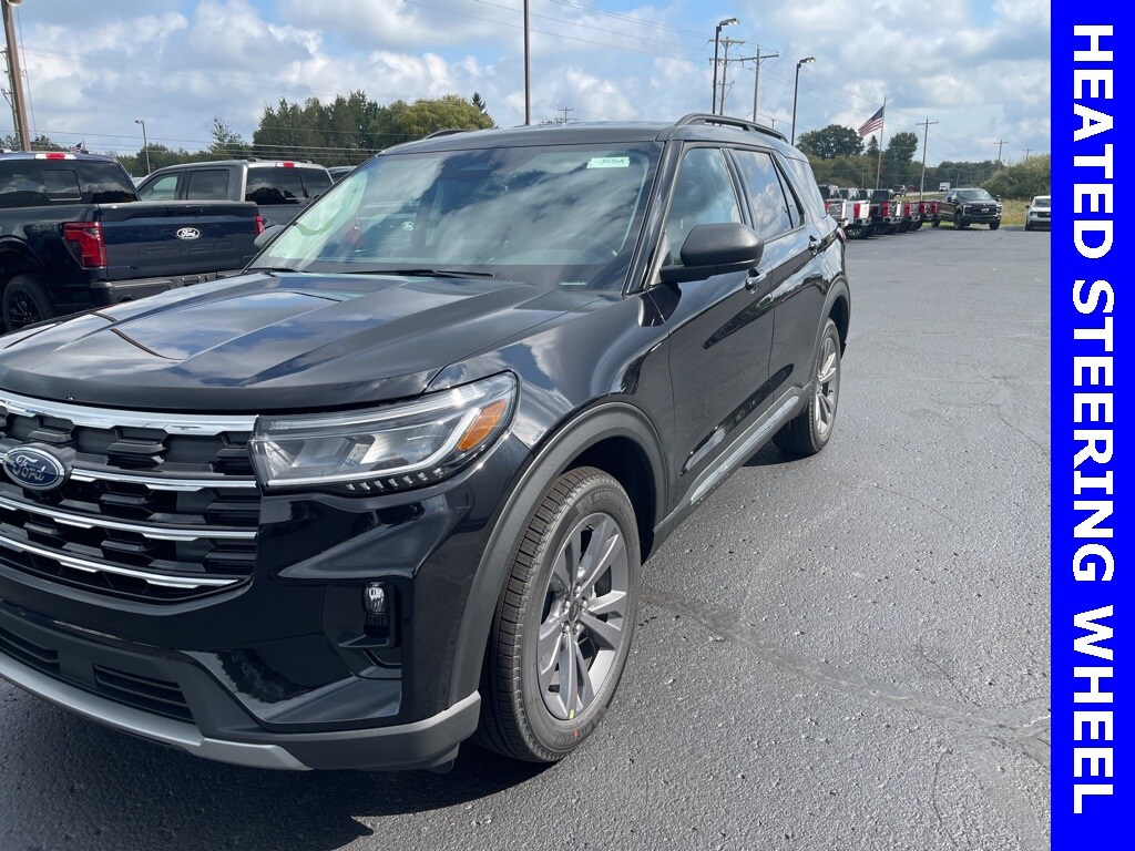 2025 Ford Explorer photo 2
