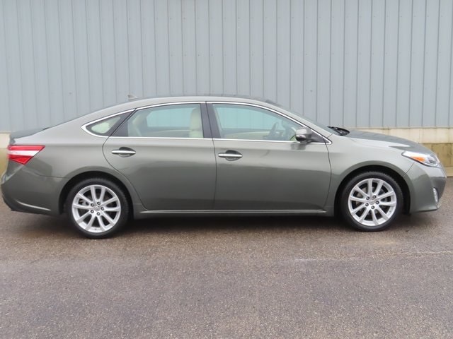 Used 2013 Toyota Avalon Limited with VIN 4T1BK1EB0DU062012 for sale in Cadillac, MI