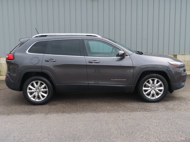 Used 2015 Jeep Cherokee Limited with VIN 1C4PJMDS2FW688958 for sale in Cadillac, MI