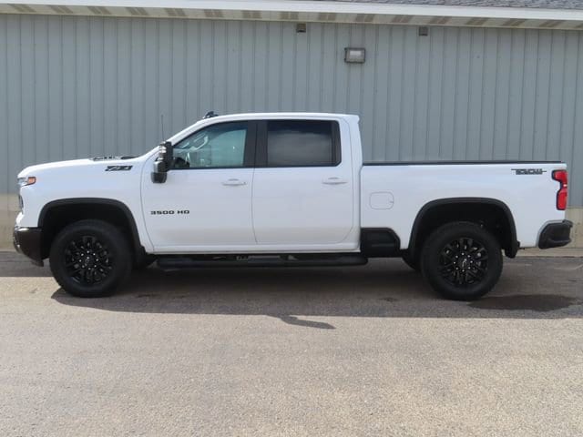 2025 Chevrolet Silverado 3500HD LT - Photo 7