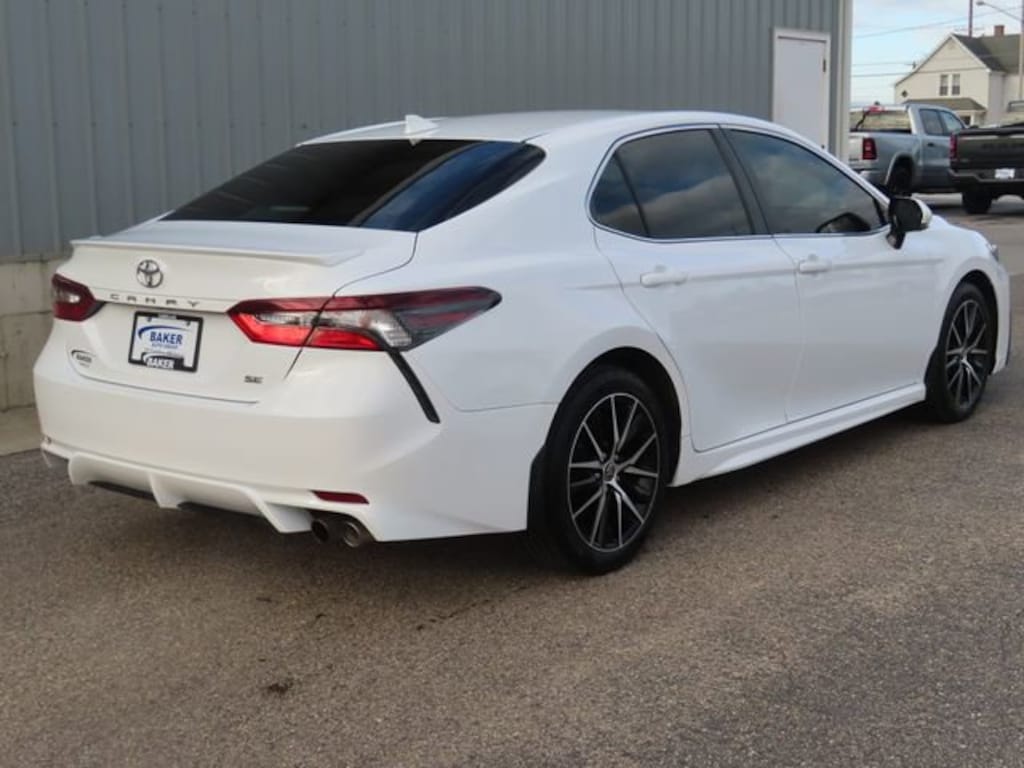 Used 2022 Toyota Camry SE Sedan