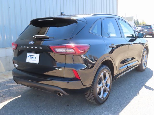 2023 Ford Escape ST-Line photo 2