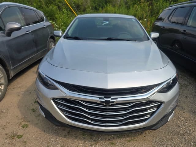 Used 2019 Chevrolet Malibu 1LT with VIN 1G1ZD5ST6KF121589 for sale in Cadillac, MI