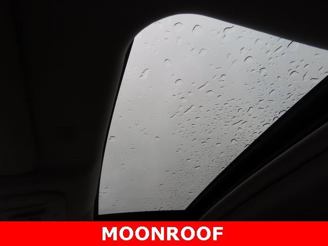 2021 Toyota Highlander XLE photo 3