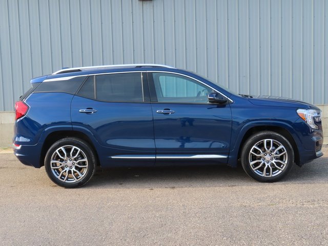 2023 Gmc Terrain Denali photo 2